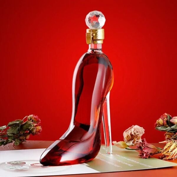 S8d708bbced384bf1ba7d5354565c5271a.jpg High Heel Fancy Glass Wine Decanter